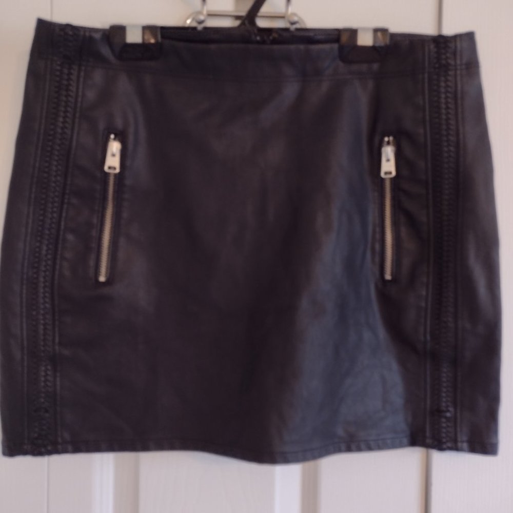 Black Vegan Leather Miniskirt with Zipper and Braided Details